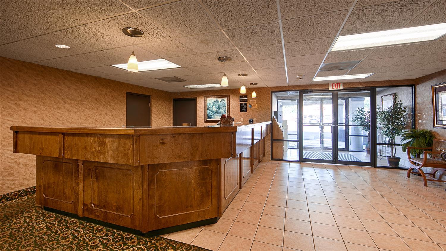 Best Western Huntington Mall Inn Barboursville Exterior foto
