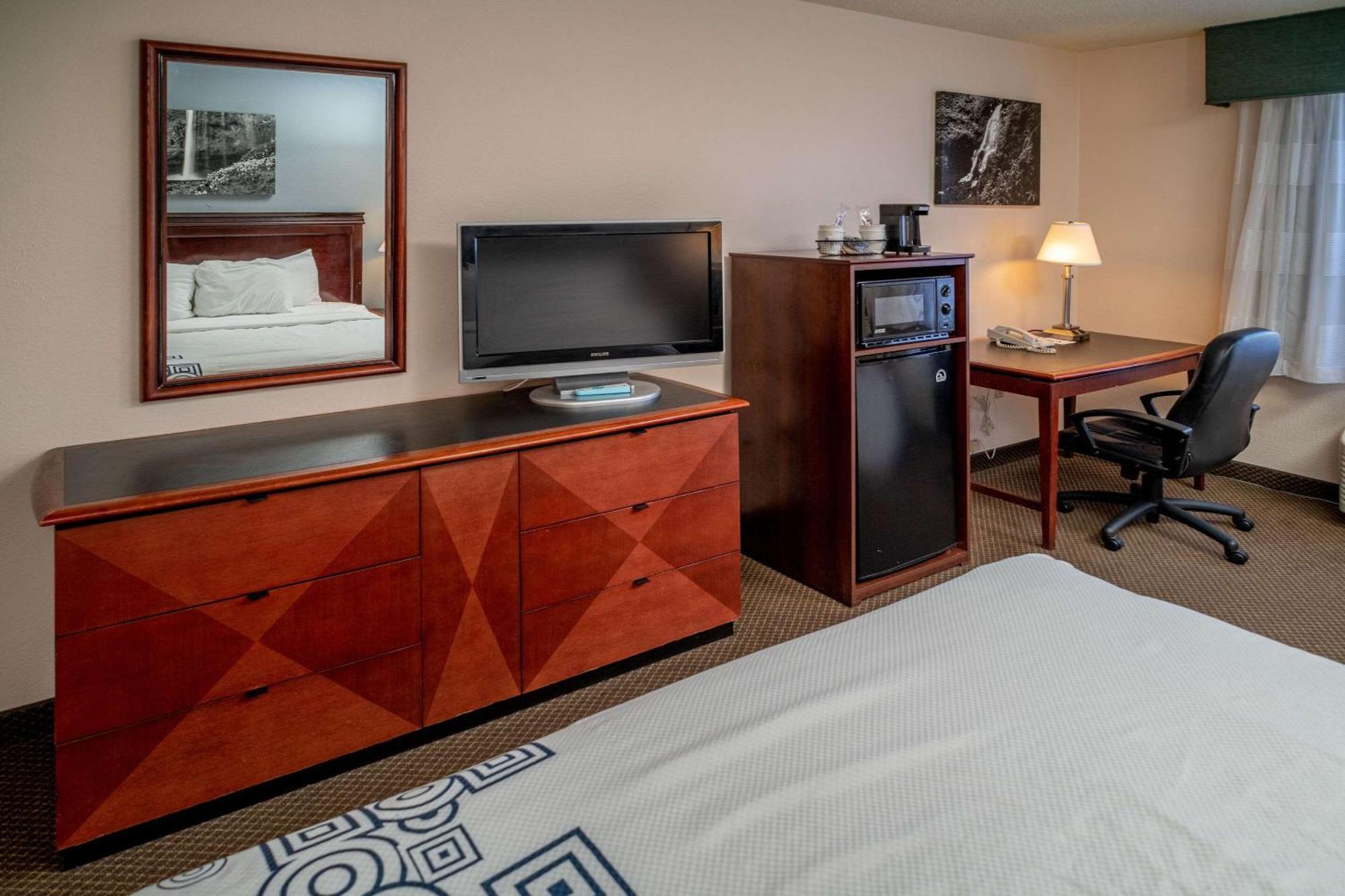 Best Western Huntington Mall Inn Barboursville Exterior foto