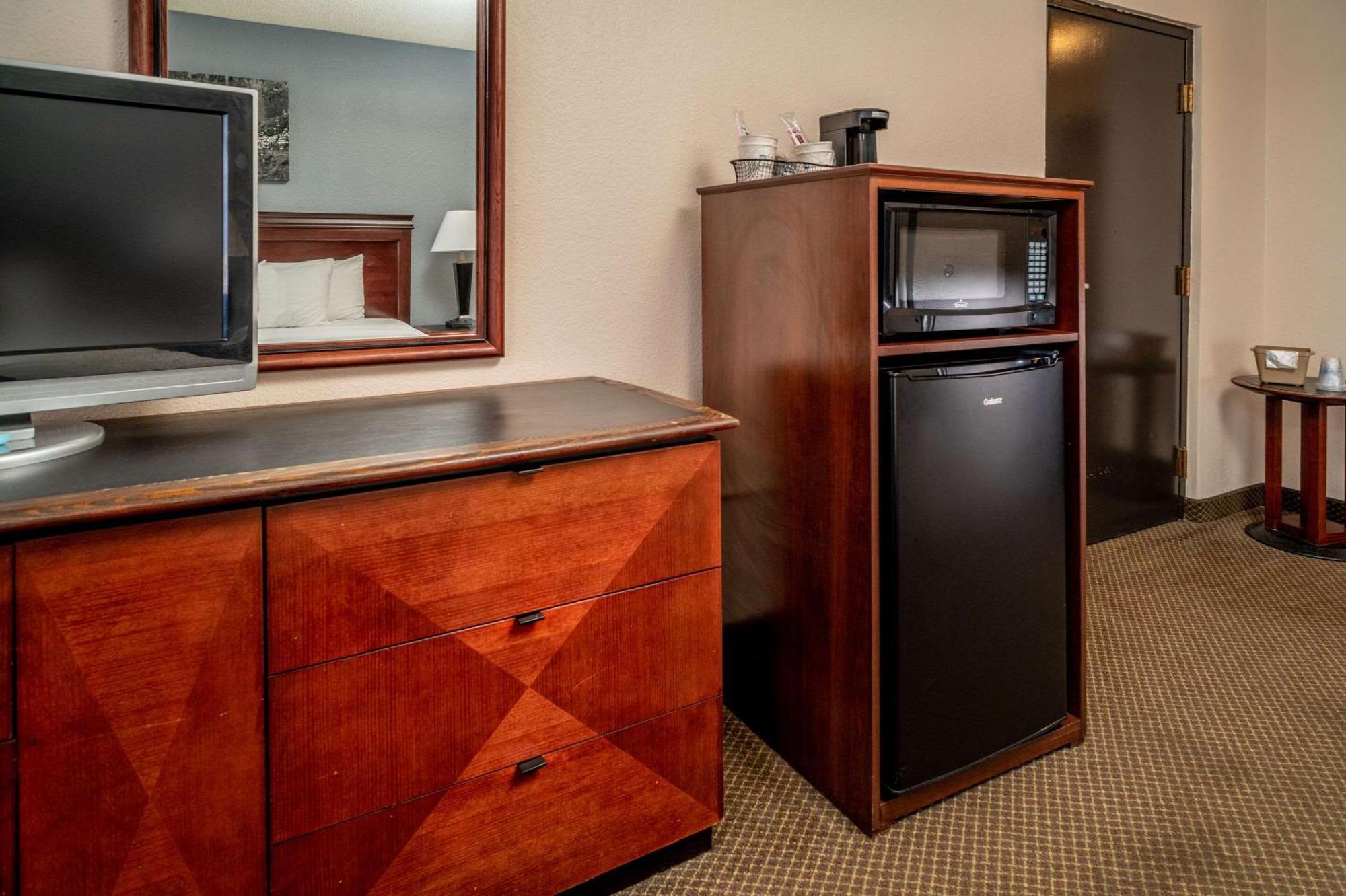 Best Western Huntington Mall Inn Barboursville Exterior foto